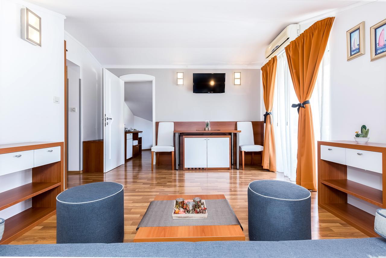 Villa Nada Ловран Экстерьер фото