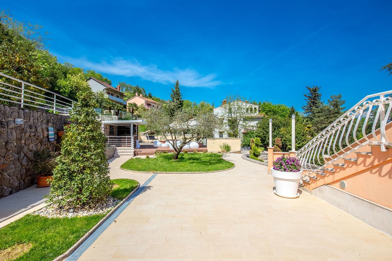 Villa Nada Ловран Экстерьер фото