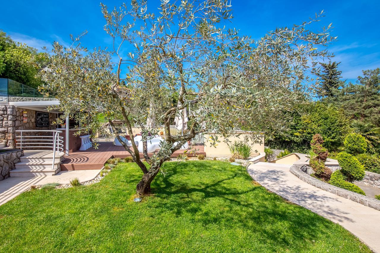 Villa Nada Ловран Экстерьер фото